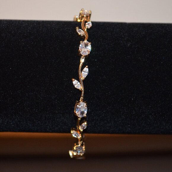 Floral Rose Vines Crystal Rhinestones 18k Gold Bracelet - Picture 1 of 3